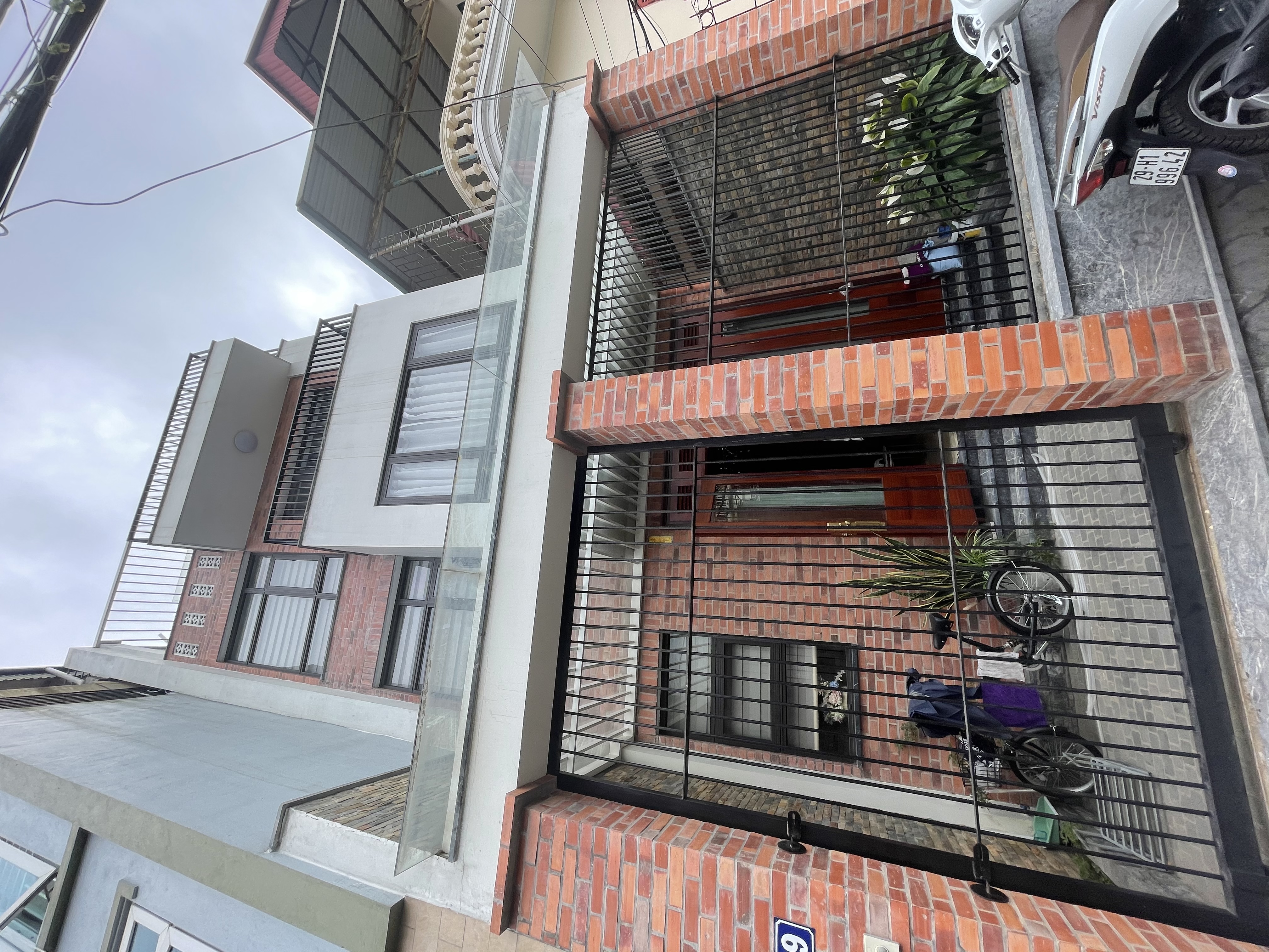 Bán căn nhà mới tinh thiết kế cực kỳ ấn tượng, hiện đại chào bán ở Ngọc Thuỵ, Long Biên