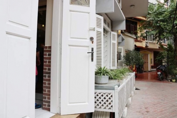 Bán căn nhà 3 tầng đẹp ngõ phố Trần Hưng Đạo, vị trí đắc địa yên tĩnh, thanh bình, dân trí cao