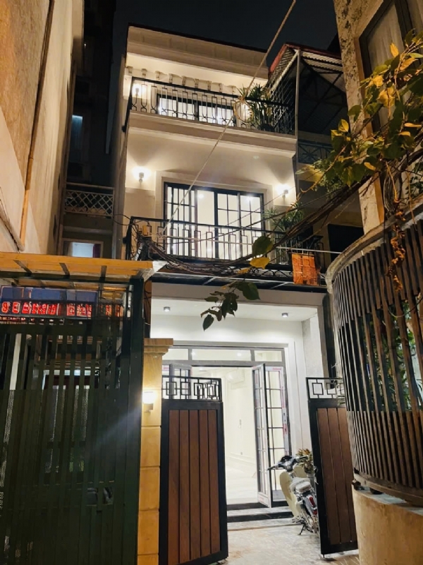 Nhà 3 tầng dt 76m2 ngõ phố Tô Ngọc Vân, Phường Quảng An, Tây Hồ bán