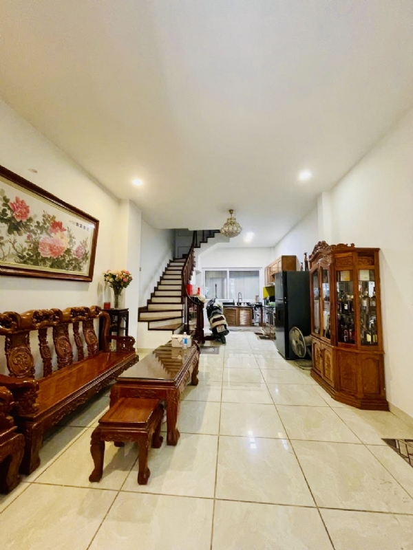 Bán căn nhà đẹp 6 tầng ngõ phố Nhật Chiêu, sát Hồ Tây và 2 con Rồng