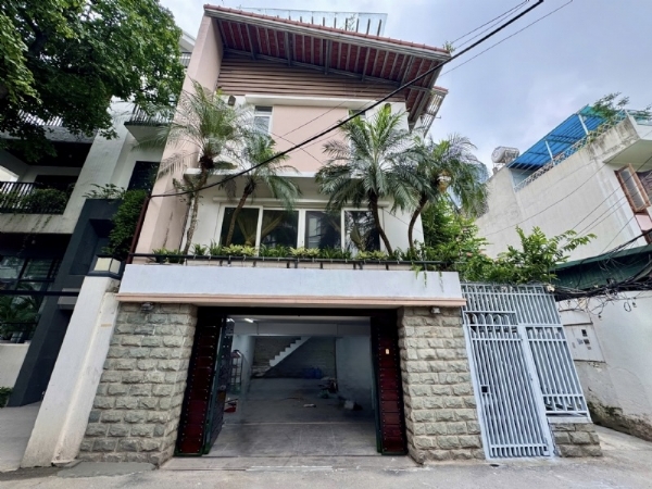 Nhà đẹp phường Quảng An Tây Hồ bán lô góc 80m2, mt 8m, gara, Đông Bắc