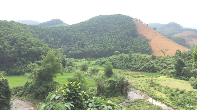 Mảnh đất bán rẻ nhất Lương Sơn-Hòa Bình. DT 2.702 m2, thổ cư 400m2 giá 1.2 tỷ