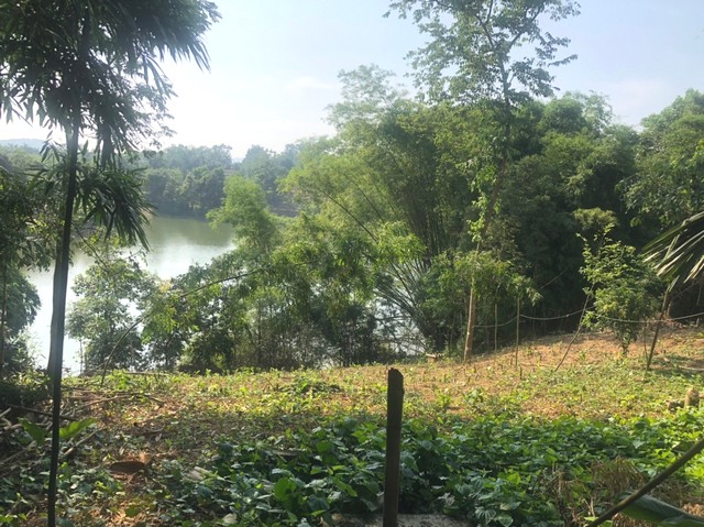 Mảnh đất tuyệt đẹp view Hồ tự nhiên, đường bê tông để xây nhà nghỉ dưỡng tuyệt vời ở Lương Sơn-Hòa Bình