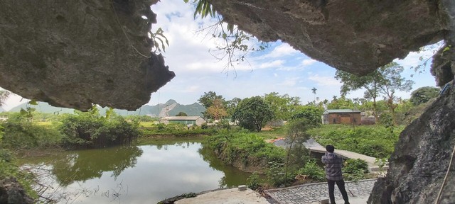 Mảnh đất rộng 2.412m2 gồm suối và núi tuyệt đẹp để xây nhà nghỉ dưỡng ở Lương Sơn, Hòa Bình